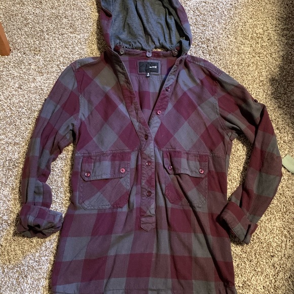 Final Price ⭐️ Hurley hooded flannel